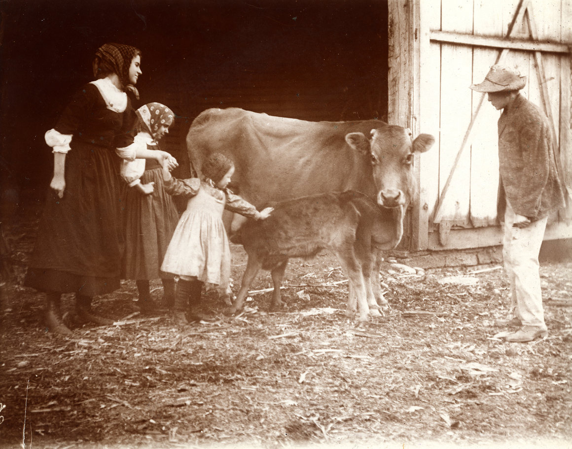Many Ohio families, like this one pictured outside of Cincinnati, made their living on dairy farms before the Great Depression Cincinnati Museum Center / Getty Images