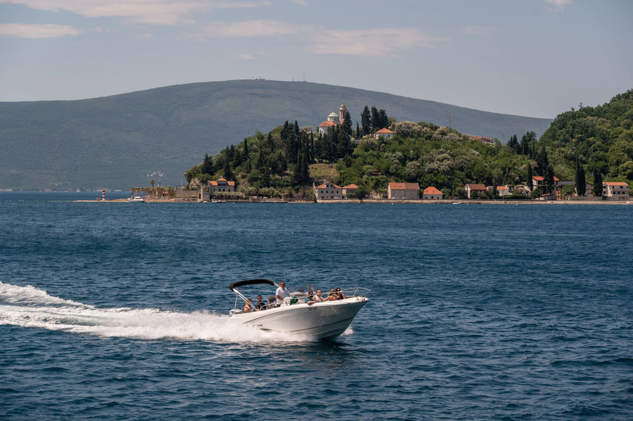 Pogled sa trajekta; foto Larry Angier
